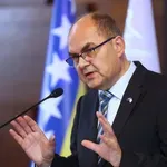Sumnja se da su mu Amerikanci prijetili crnom listom: Oglasio se visoki međunarodni predstavnik u BiH koji odlazi