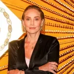 Sharon Stone: Satensko odijelo idealno za prilike kada smo raspoloženi za tihi glamur