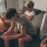 Kada su vaša djeca dobila prvi smartphone? Rezultati novog istraživanja prilično su zabrinjavajući