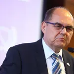 Dodikov ministar Schmidtu poslao nacističku kacigu: Uslijedio je oštar odgovor