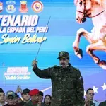 FOTO/VIDEO Napetost raste sve više: Maduro obukao uniformu i mahao mačem
