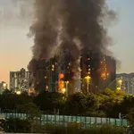 VIDEO/FOTO Požar zahvatio nebodere: Ima mrtvih, poginuo vatrogasac, nekoliko ljudi je zarobljeno