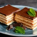 Bez pečenja: Recept za sočni kolač od keksa i pudinga gotov za tren