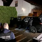 FOTO Policija je satima pretraživala Mikulićevu kuću: Pogledajte što su istražitelji iznijeli