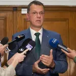 Ministar obrane jedne države podnio ostavku: Lagao je u svom životopisu