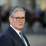 Pogledajte kako se britanski premijer našalio s Macronom: "Razmislio bih o tome"