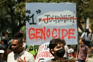 Propad Zahoda: Z aretacijami in ostrostrelci nad študente zaradi demonstracij v podporo Palestini in zoper genocid