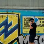Kako Kijev oborožuje »Azov«: Ukradi s fronte in predaj neonacistični enoti