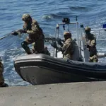 Razburkano Baltsko morje: Britanski marinci vadijo napad na ruske naftne ploščadi