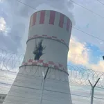 Fotografija: Dron se je zaletel v hladilni stolp bloka 6 ruske jedrske elektrarne Novovoronež