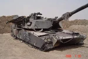 Rusija objavila posnetek napada na ameriški tank Abrams, ki ga bodo kot trofejo razstavili v Moskvi