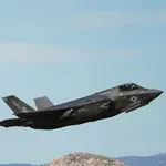 Deli F-35 zavili v Hongkong: Pošiljka izginila, sum takoj padel na Kitajsko
