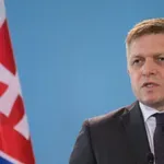 Fico primerja Ukrajino s črno luknjo