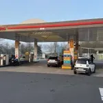 Francozi v paniki stekli na črpalke: Nikjer ni goriva