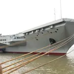 Kitajska mornarica postaja vse močnejša: Začenjajo se preizkusi na morju letalonosilke Fujian