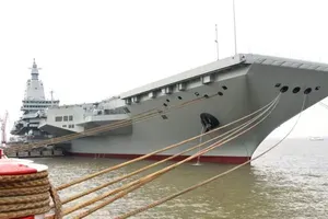 Kitajska mornarica postaja vse močnejša: Začenjajo se preizkusi na morju letalonosilke Fujian