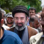 Po Hameneju Hamenej: V Iranu izbrali novega ajatolo, ki so mu Američani in Izraelci ubili vso družino