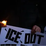 Ustreljen v hrbet: Znane osebnosti iz ZDA obsodile stopnjevanje nasilja agentov ICE v Minnesoti