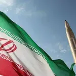 Iran po ameriškem napadu odgovoril s protinapadom na sovražno ladjo, poveljstvo 5. flote in ameriško oporišče