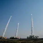 Lažna »zračna premoč«: Agresorska letala izstreljujejo rakete na Iran iz daljave, a jih hitro zmanjkuje!