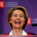 Hlajenje za peščico, ne za vse: Evropska komisija ugasnila klimatske naprave za nižje rangirane uslužbence