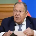 Lavrov o Zelenskem in Evropi: Zahod Ukrajino proti Rusiji uporablja kot »geopolitičnega ovna«