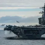 Po objavi povečane ameriške prisotnosti: Iran izstrelil bojne rakete