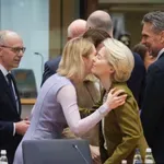 Kallasova o domnevnem kreganju z Ursulo: Kdo ne uživa v dobri zgodbi o ženskem pretepu?