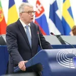 Zahod je namesto razprave raje izbral zatiranje idej