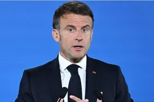 Macron: Evropa lahko umre, francosko jedrsko orožje možna tema v razpravi o obrambi EU