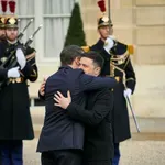 Razkrit prepis domnevnega pogovora med evropskimi voditelji: Zaščititi moramo Vladimirja!