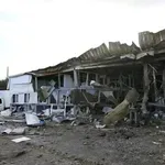 Ukrajina ubila 13 civilistov, med njimi petletno deklico: zadet hostel