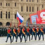 Propagandna zmaga, kot jo vidi Zahod: Parada ob Dnevu zmage na Rdečem trgu le zato, ker jo je »dovolil« Zelenski!