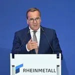 Pistorius obstrelil nemški »Rheinmetall«: Delnice po opustitvi gradnje fregat padle za kar 17 odstotkov