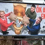 »Zvišujejo vam davke, medtem ko vaš denar porabljajo za ukrajinska zlata stranišča!«