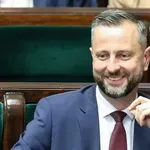 Poljski obrambni minister zavrnil trditve, da bi Rusija lahko napadla: Dajte no, prosim vas