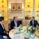 Teheran »ponujal mir na pladnju«, Trumpovi ljudje niso razumeli? Zaradi bizarne napake Donnie ukazal bombardiranje