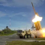 Pentagon: V Izrael so začele prihajati komponente za napredni protiraketni sistem THAAD