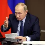 Vladimir Putin: »Rusija napreduje vzdolž celotne linije stika in ne bo nasedla ukrajinskim trikom!«
