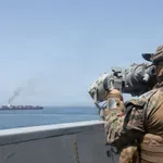 Kako razminirati Hormuško ožino: Če ne pomaga Evropa, bodo morali delfini