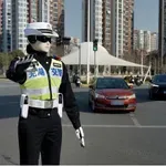 RoboCops: Robotski policisti z umetno inteligenco že prevzemajo prometne naloge v kitajskih mestih