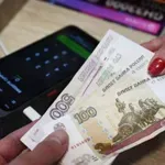 Celo sankcije ne morejo ničesar ruskemu gospodarstvu: Rubelj je najmočnejša valuta na svetu