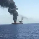 Iranska garda: Dva naftna tankerja sta eksplodirala po prehodu skozi minirano Hormuško ožino, ZDA zanikale