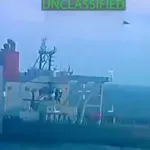 Pirati in vojni zločinci našega časa: ZDA zasegle tanker, ki naj bi prevažal nafto iz Venezuele in Irana