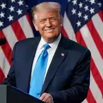 Trump se hvali, da so vsi, ki so se pogajali z njim - mrtvi: »Niso umrli zaradi gripe, niso umrli zaradi covida!«