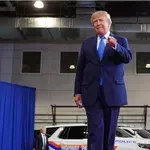 Trump šokiral z izjavo: Hormuško ožino bo razglasil za ozemlje ZDA