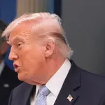 Trump: Razstrelitev mostov in elektrarn v Iranu ni vojni zločin