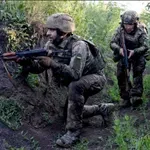 Moskva pojasnila, zakaj ukrajinski vojaki niso povabljeni na parado v Varšavi
