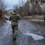 Ukrajinski vojaki še naprej dvigajo bele zastave: »Hvala Rusom, ker so držali besedo«