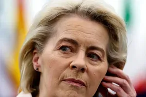 Škandal v Evropskem parlamentu: Takoj ko se izgovorijo besede »Pfizer, Ursula, cepiva« – Metsola izklopi mikrofon